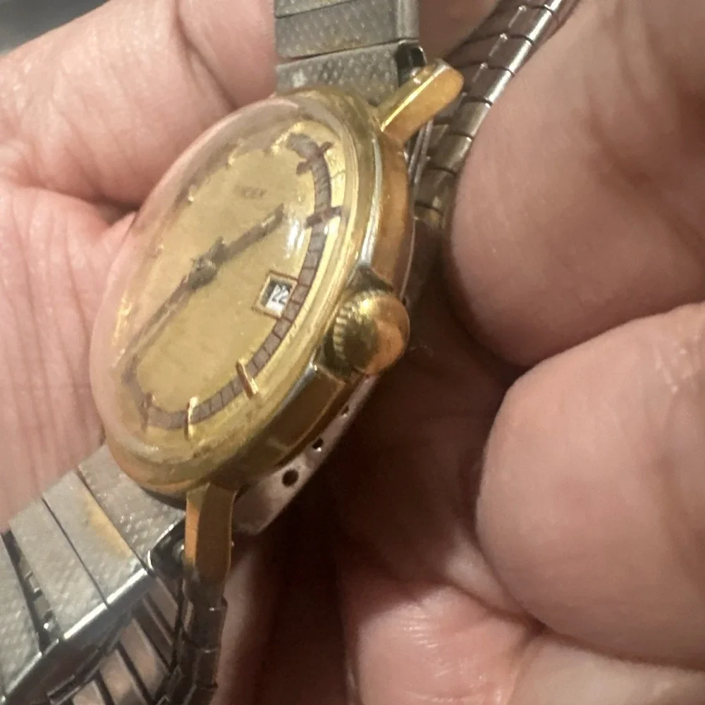 Works Vintage Timex Mens Watch Mercury with Date 32mm Manual Wind -Missing Stick